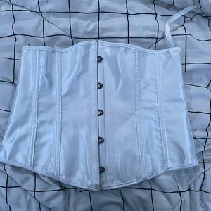 barely worn, does not fit me